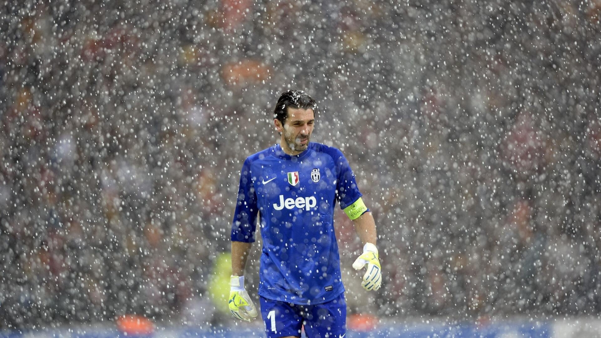 “边远地区青少年足球运动发展迅速,基层足球不断普及”,我国青少年足球发展现状