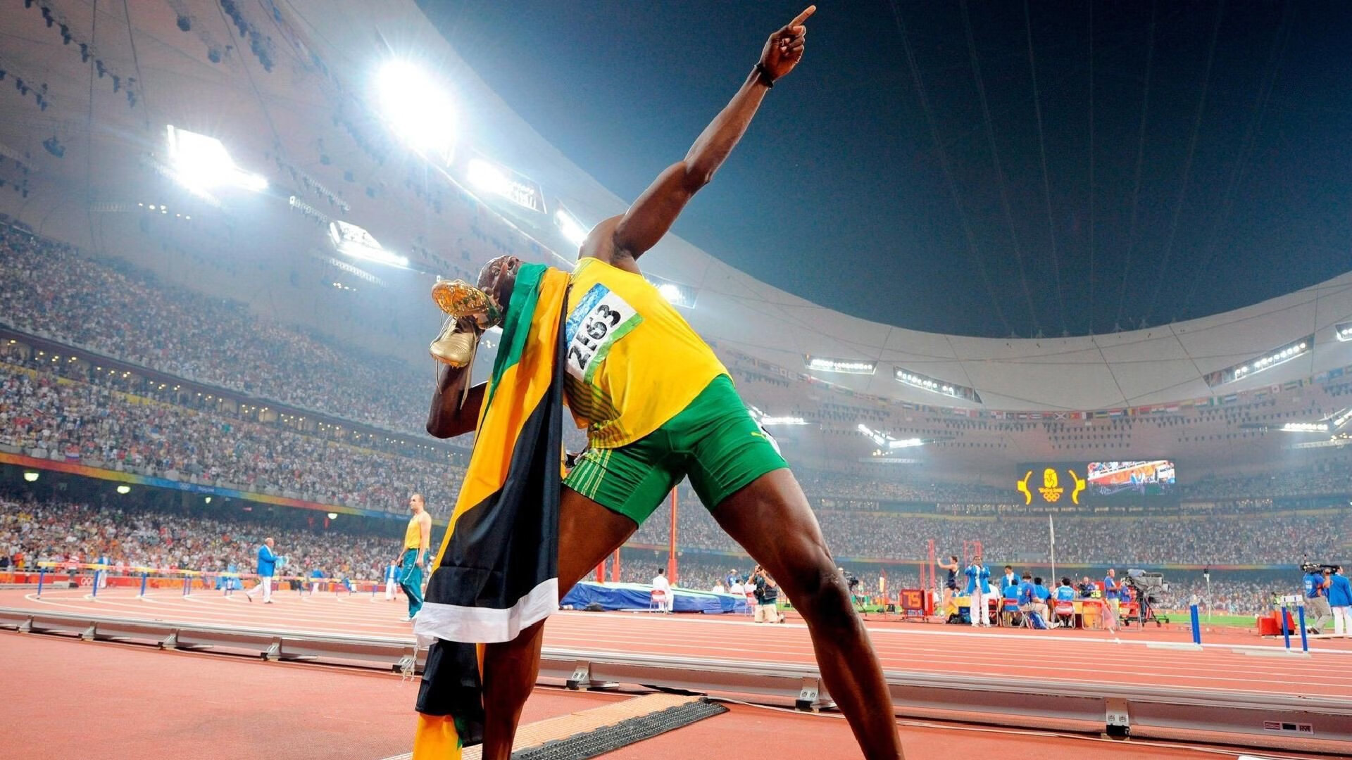 “运动员的趣味生活：场外的趣事趣闻”，运动员运动场景描述